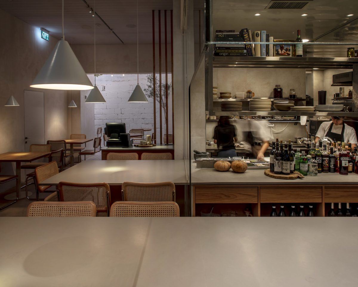 OPA Restaurant דורי קמחי - עיצוב תאורה לחלל המסעדה
